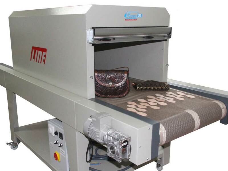 Line 2700. Horno horizontal de secado para el secado de cantos a baja temperatura. Superficie útil: 2700 x 700 mm. Cinta de transporte con velocidad variable