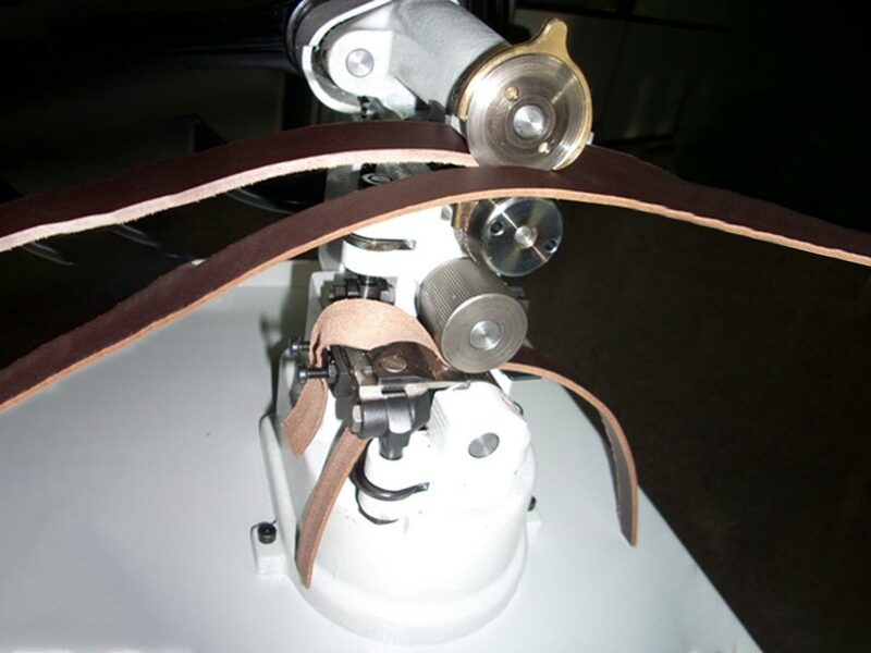 LINE 4
Máquina manual para dividir-rebajar y cortar cuero, piel, etc