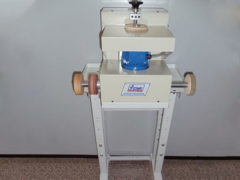 LINE LPC3
Máquina de pulir cantos con 3 puestos de trabajo