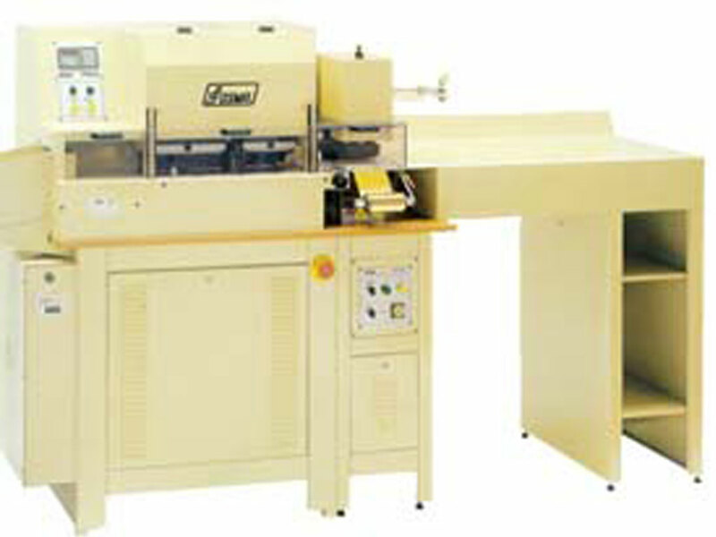 BIBO FCA 93
Máquina autómata de troquelar cinturones