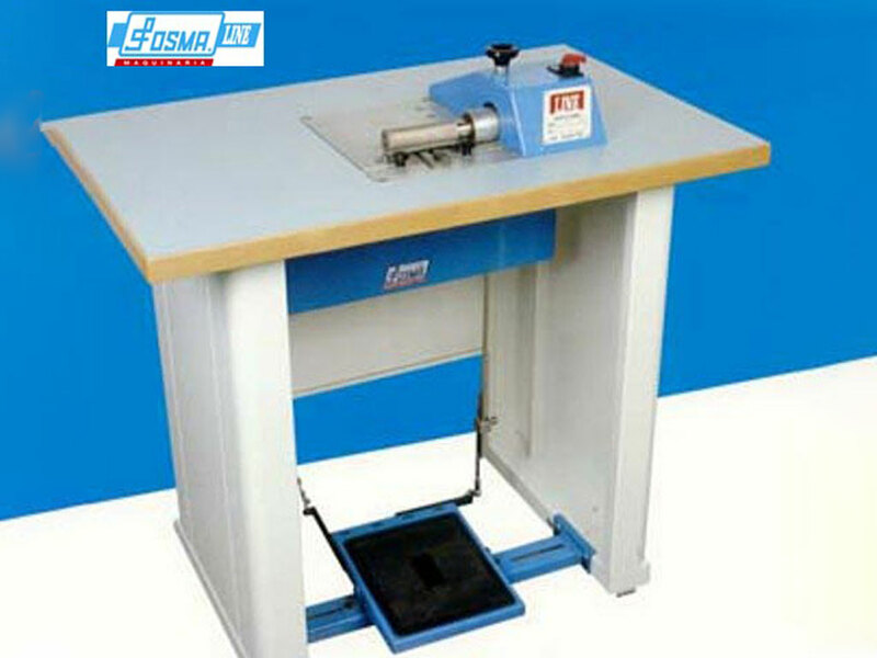 LINE 402
Máquina para replegar tiras al centro como bandoleras, etc.